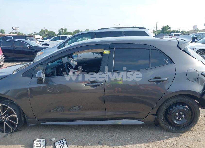 Photo 14 of 2021 Toyota Corolla XSE (VIN JTNA4MBE1M3105560)