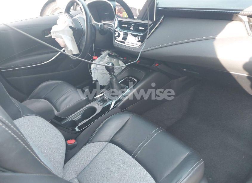 Photo 5 of 2021 Toyota Corolla XSE (VIN JTNA4MBE1M3105560)