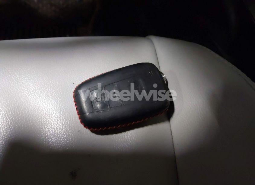 Photo 11 of 2020 Toyota Corolla XSE (VIN JTNA4RBE3L3090264)