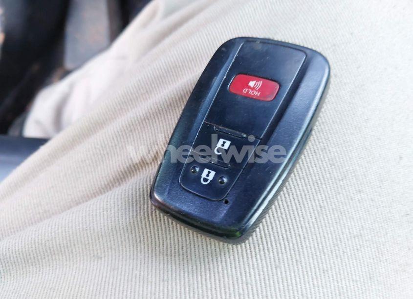 Photo 11 of 2020 Toyota Corolla XSE (VIN JTNA4RBE5L3087432)