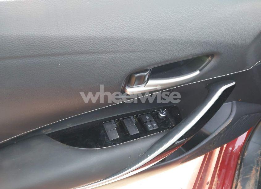 Photo 19 of 2020 Toyota Corolla XSE (VIN JTNA4RBE5L3087432)