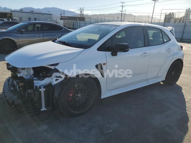 Photo 2 of 2025 TOYOTA GR COROLLA CORE (VIN JTNABAAE3SA017057)