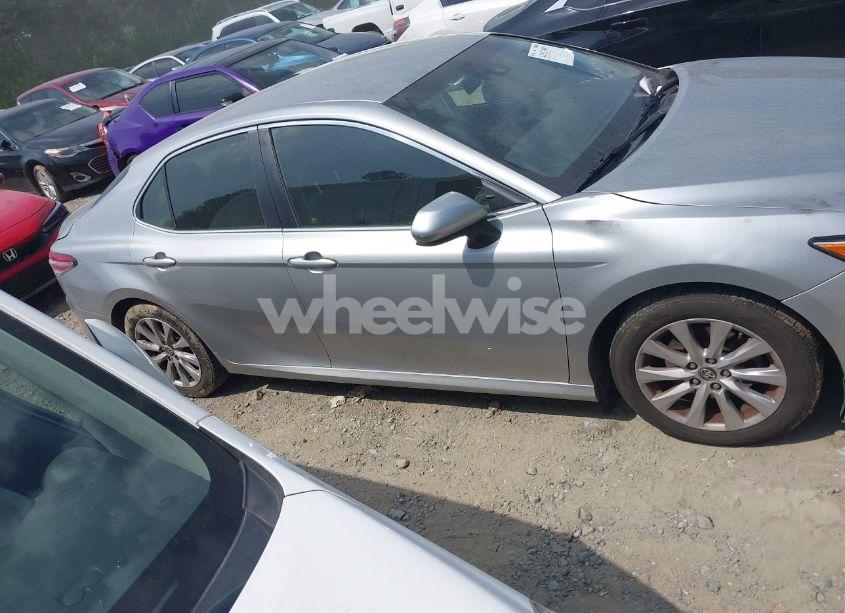 Photo 13 of 2018 Toyota Camry LE (VIN JTNB11HK0J3018544)