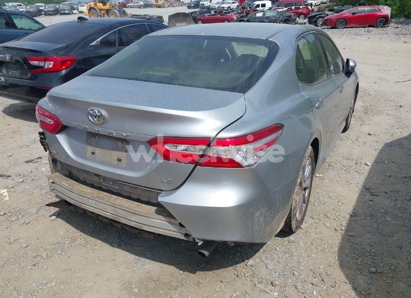 Photo 4 of 2018 Toyota Camry LE (VIN JTNB11HK0J3018544)