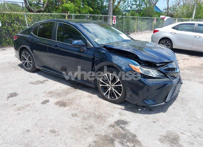 2018 Toyota Camry SE (VIN JTNB11HK1J3023994) main photo