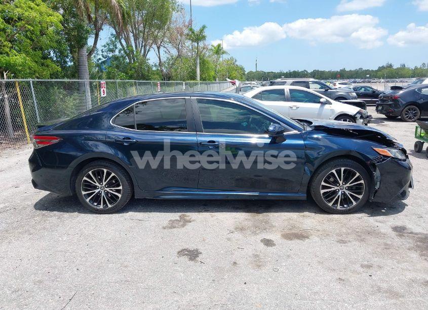 Photo 13 of 2018 Toyota Camry SE (VIN JTNB11HK1J3023994)