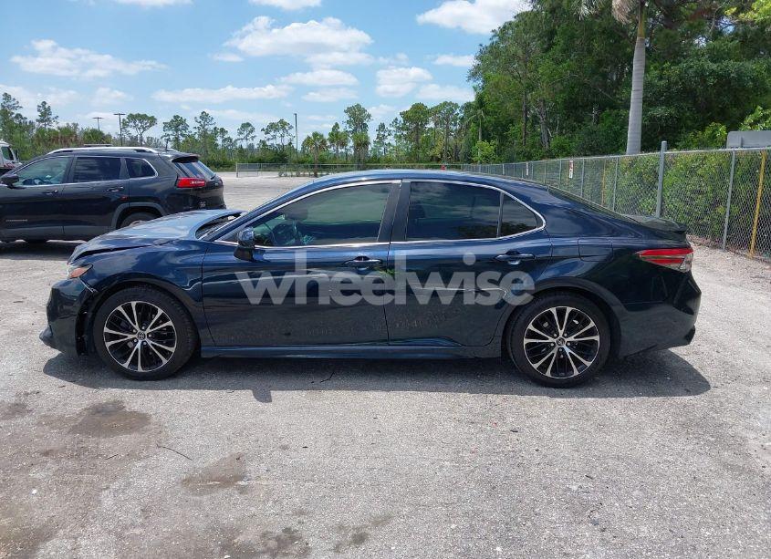 Photo 14 of 2018 Toyota Camry SE (VIN JTNB11HK1J3023994)