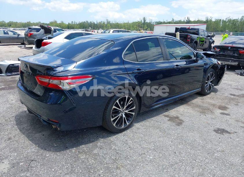 Photo 4 of 2018 Toyota Camry SE (VIN JTNB11HK1J3023994)