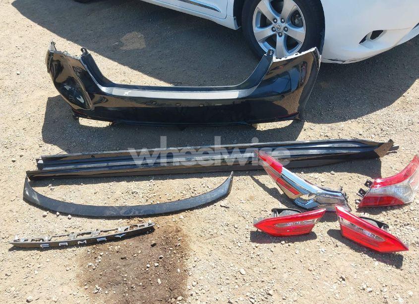 Photo 12 of 2018 Toyota Camry SE (VIN JTNB11HK3J3037024)