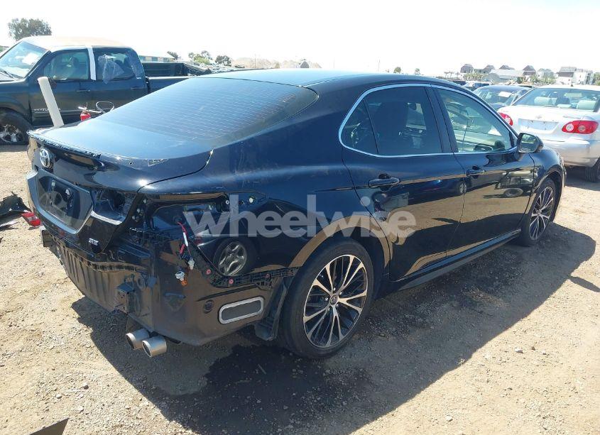 Photo 4 of 2018 Toyota Camry SE (VIN JTNB11HK3J3037024)