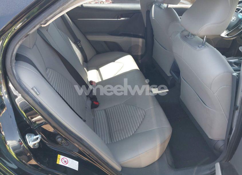 Photo 8 of 2018 Toyota Camry SE (VIN JTNB11HK3J3037024)