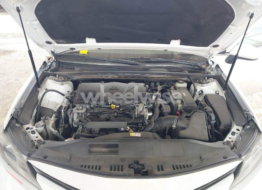 Photo 10 of 2018 Toyota Camry LE (VIN JTNB11HK5J3047909)