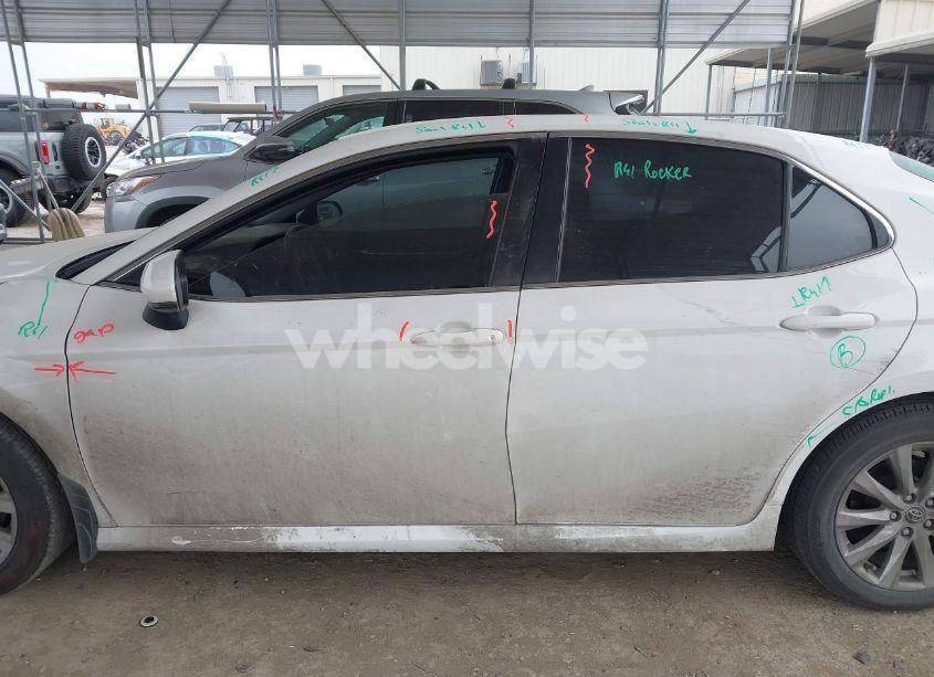 Photo 14 of 2018 Toyota Camry LE (VIN JTNB11HK5J3047909)