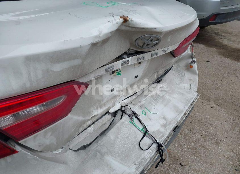 Photo 6 of 2018 Toyota Camry LE (VIN JTNB11HK5J3047909)