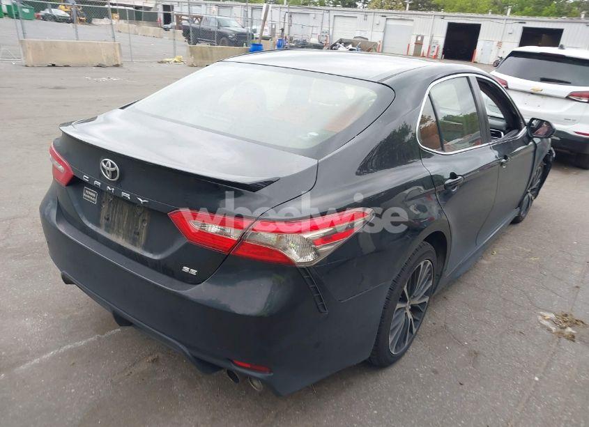 Photo 4 of 2018 Toyota Camry SE (VIN JTNB11HK5J3051104)