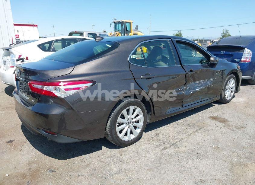 Photo 4 of 2019 Toyota Camry LE (VIN JTNB11HK5K3080376)