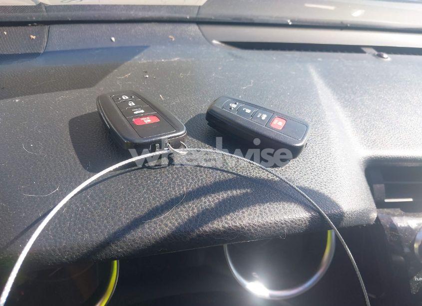 Photo 11 of 2018 Toyota Camry LE (VIN JTNB11HK6J3000288)