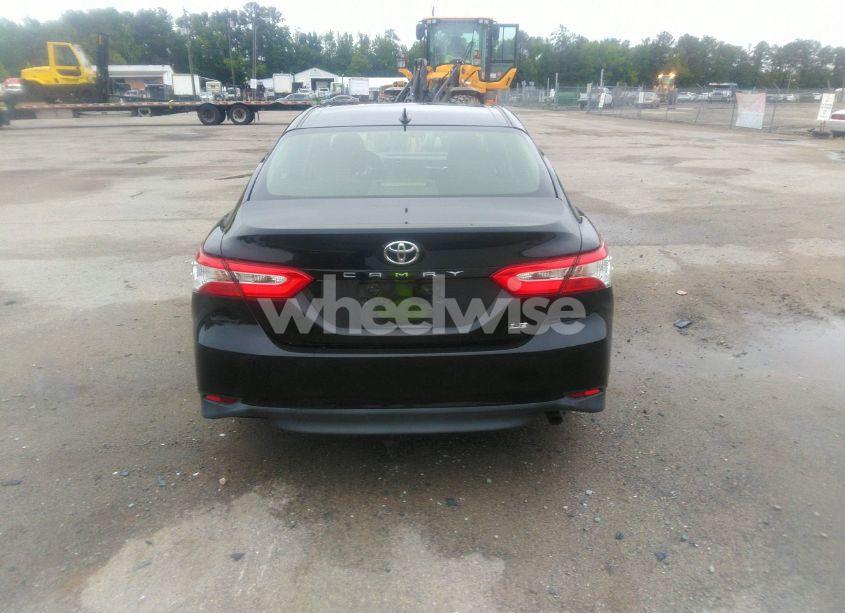 Photo 16 of 2018 Toyota Camry LE (VIN JTNB11HK6J3000288)