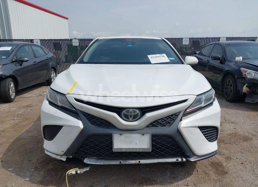 Photo 12 of 2018 Toyota Camry SE (VIN JTNB11HK6J3010075)