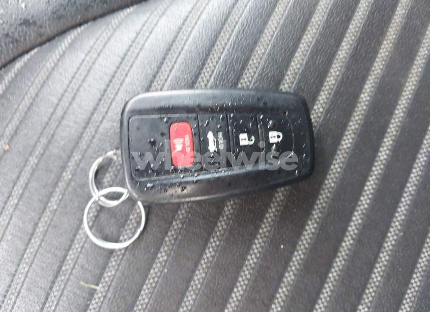 Photo 11 of 2018 Toyota Camry SE (VIN JTNB11HK6J3035882)