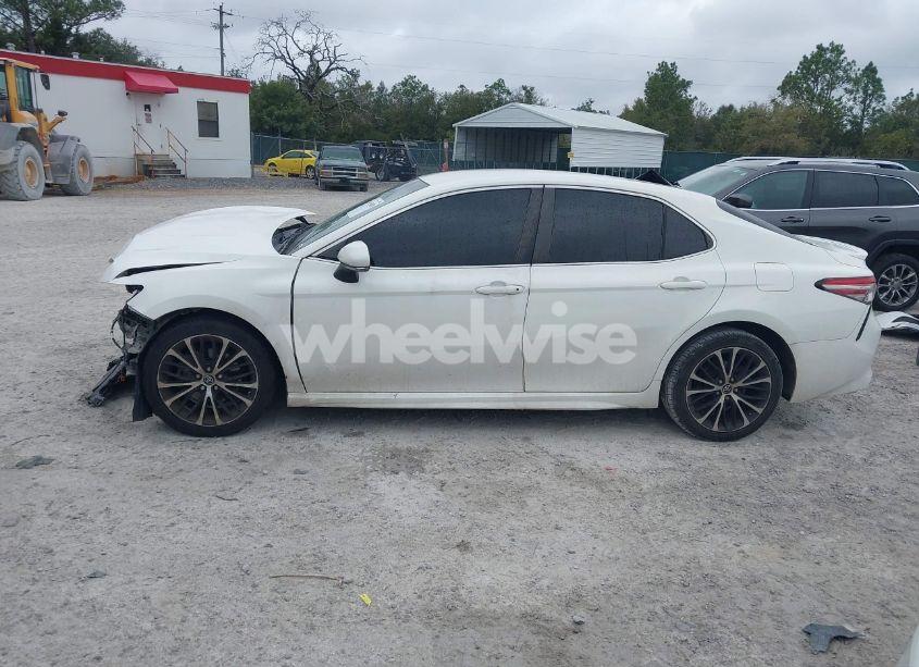 Photo 14 of 2018 Toyota Camry SE (VIN JTNB11HK6J3035882)