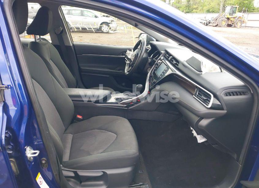 Photo 5 of 2018 Toyota Camry LE (VIN JTNB11HK7J3066378)