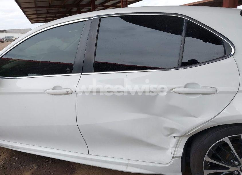 Photo 14 of 2018 Toyota Camry SE (VIN JTNB11HK7J3073976)