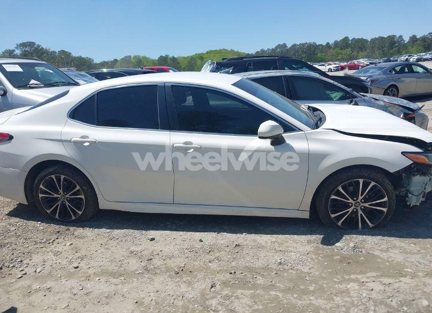 Photo 13 of 2018 Toyota Camry SE (VIN JTNB11HK8J3021966)