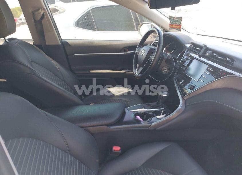 Photo 5 of 2018 Toyota Camry SE (VIN JTNB11HK8J3021966)