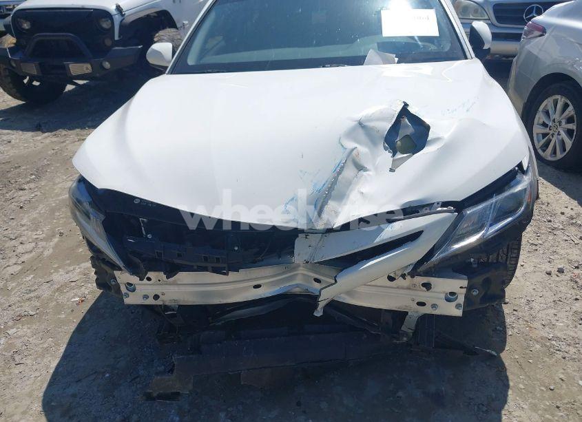 Photo 6 of 2018 Toyota Camry SE (VIN JTNB11HK8J3021966)