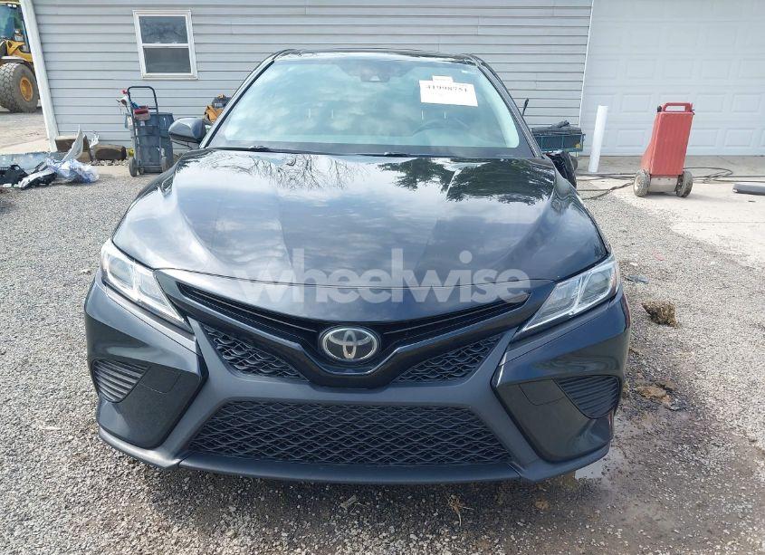 Photo 12 of 2018 Toyota Camry SE (VIN JTNB11HK9J3006490)