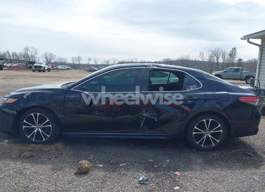 Photo 14 of 2018 Toyota Camry SE (VIN JTNB11HK9J3006490)