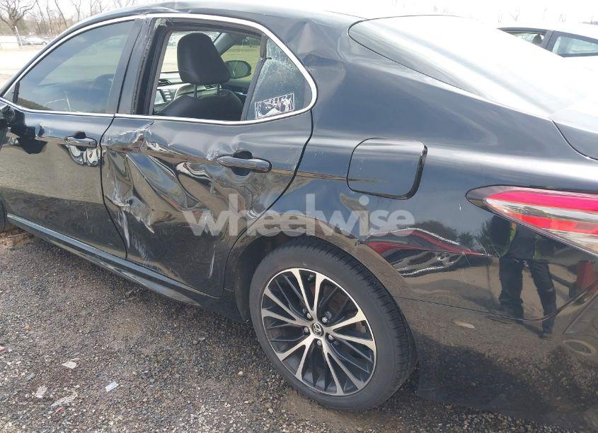 Photo 17 of 2018 Toyota Camry SE (VIN JTNB11HK9J3006490)