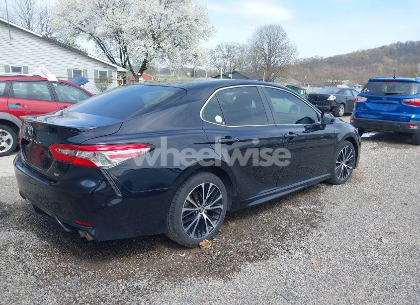 Photo 4 of 2018 Toyota Camry SE (VIN JTNB11HK9J3006490)