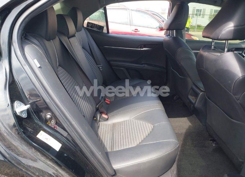 Photo 8 of 2018 Toyota Camry SE (VIN JTNB11HK9J3006490)