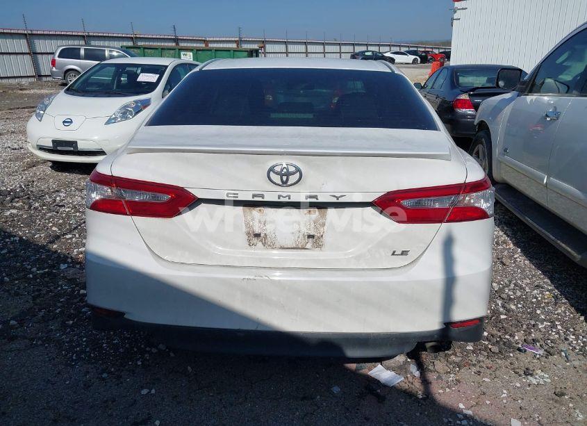 Photo 16 of 2018 Toyota Camry LE (VIN JTNB11HKXJ3003081)