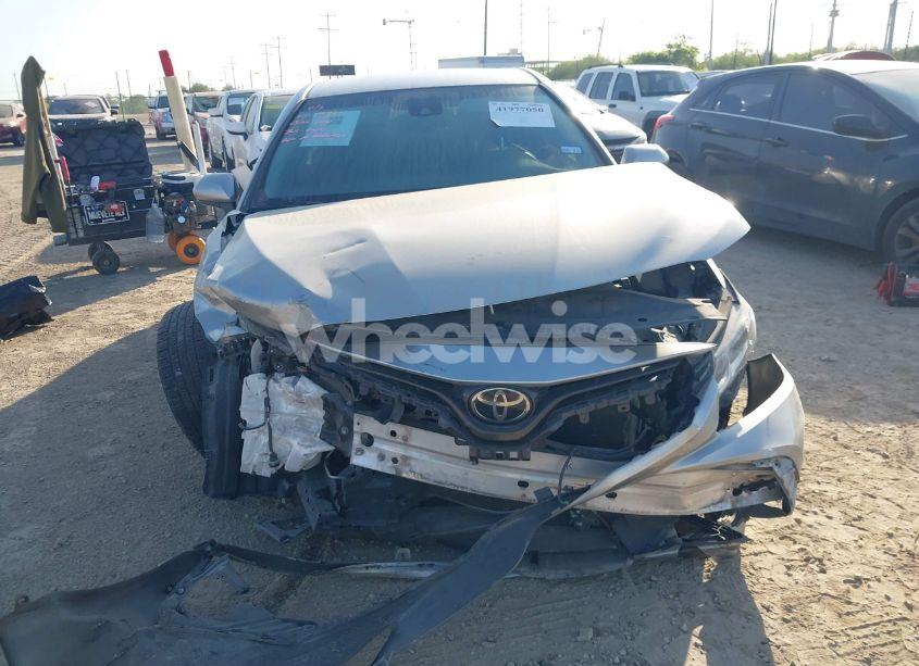 Photo 12 of 2018 Toyota Camry LE (VIN JTNB11HKXJ3017594)