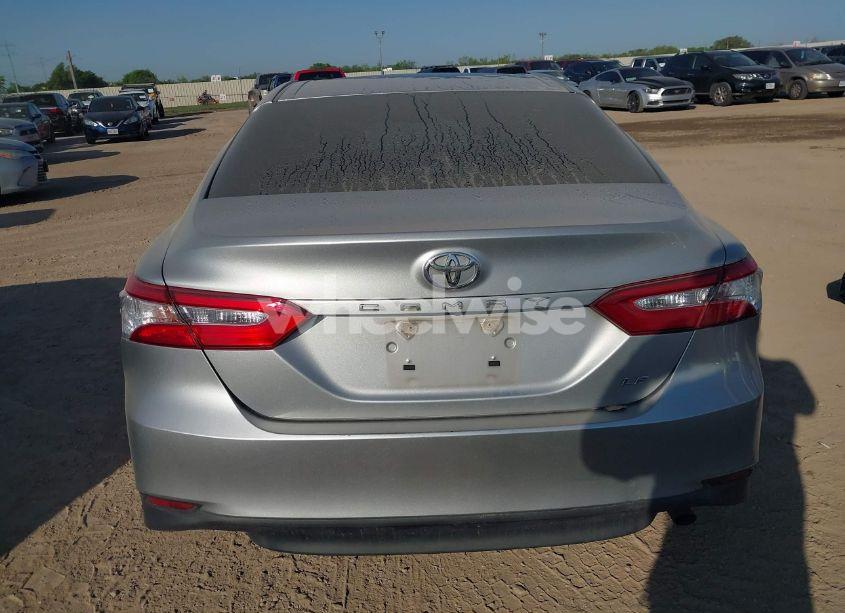Photo 16 of 2018 Toyota Camry LE (VIN JTNB11HKXJ3017594)