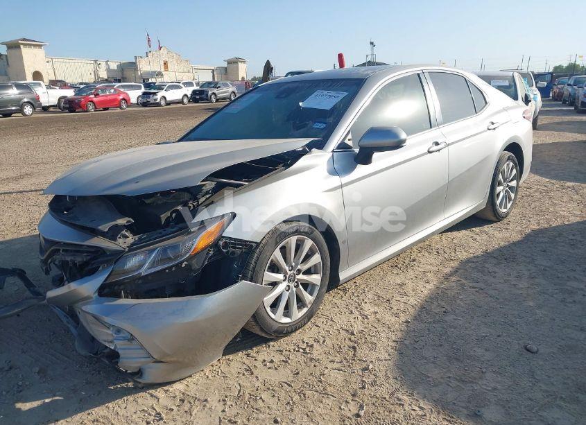 Photo 2 of 2018 Toyota Camry LE (VIN JTNB11HKXJ3017594)