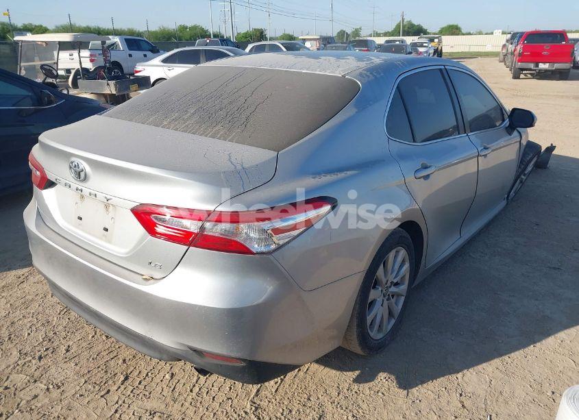 Photo 4 of 2018 Toyota Camry LE (VIN JTNB11HKXJ3017594)