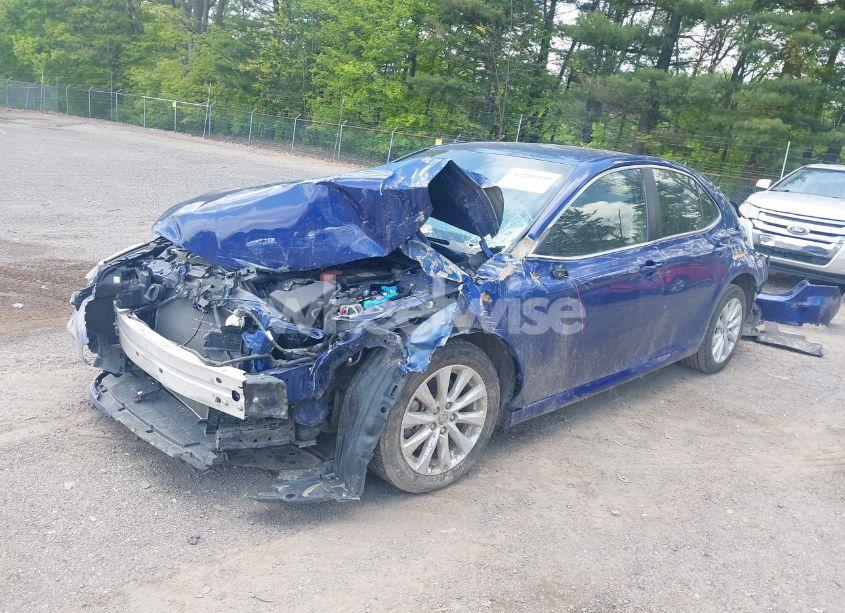 Photo 2 of 2018 Toyota Camry LE (VIN JTNB11HKXJ3042883)