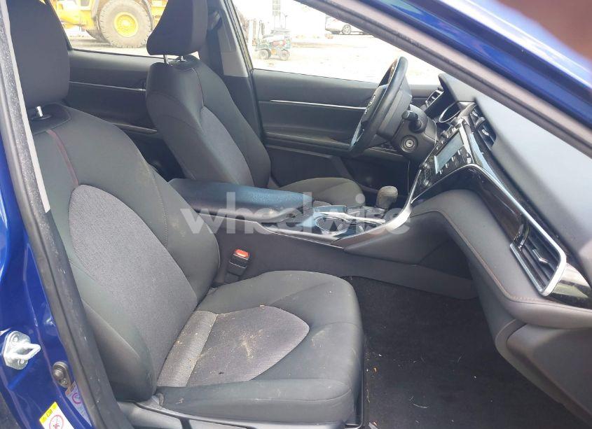 Photo 5 of 2018 Toyota Camry LE (VIN JTNB11HKXJ3042883)