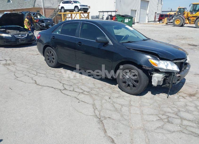 2007 Toyota Camry XLE (VIN JTNBE46K073017041) main photo