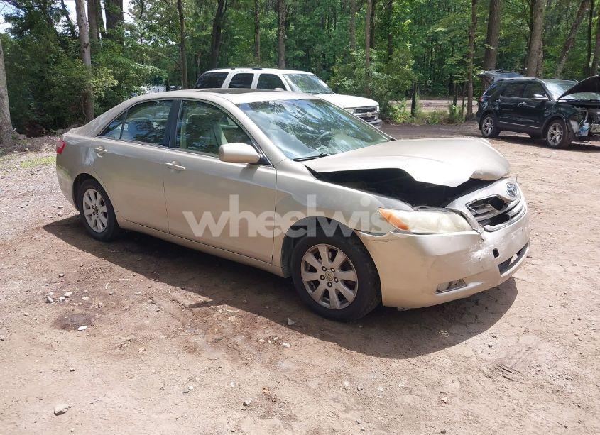 2007 Toyota Camry XLE (VIN JTNBE46K673017318) main photo