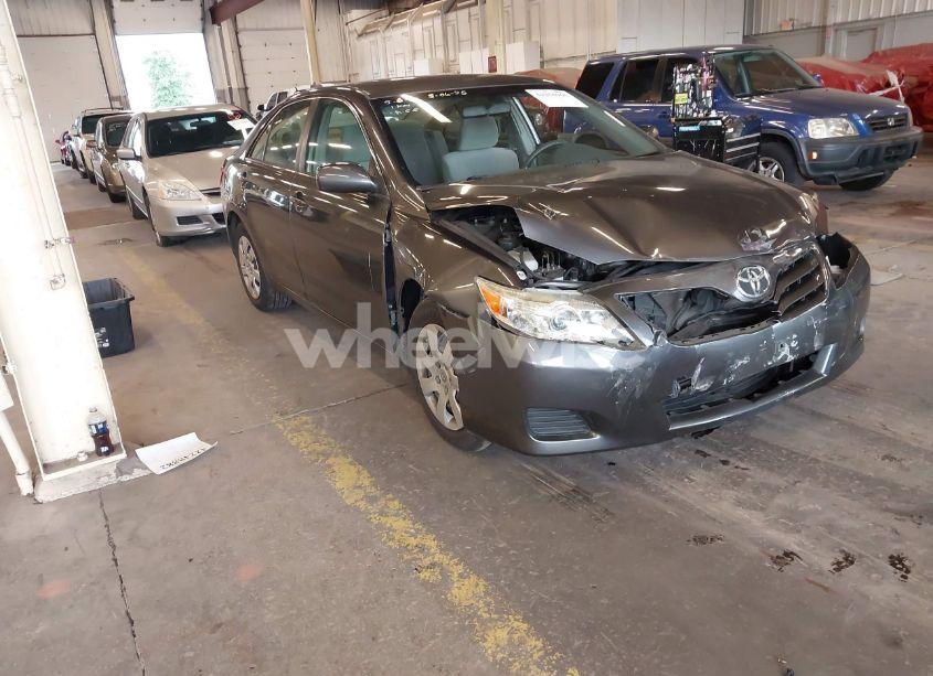 2011 Toyota Camry LE (VIN JTNBF3EK4B3009686) main photo