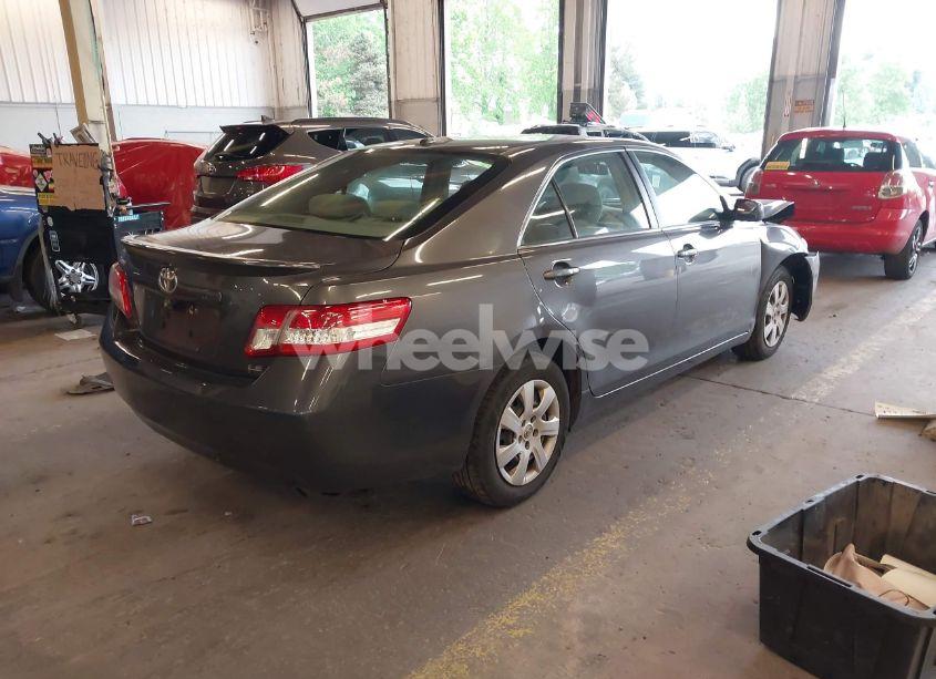 Photo 4 of 2011 Toyota Camry LE (VIN JTNBF3EK4B3009686)