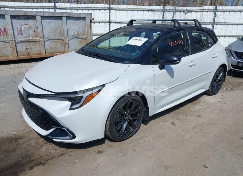 Photo 2 of 2023 Toyota Corolla XSE (VIN JTNC4MBE1P3195211)