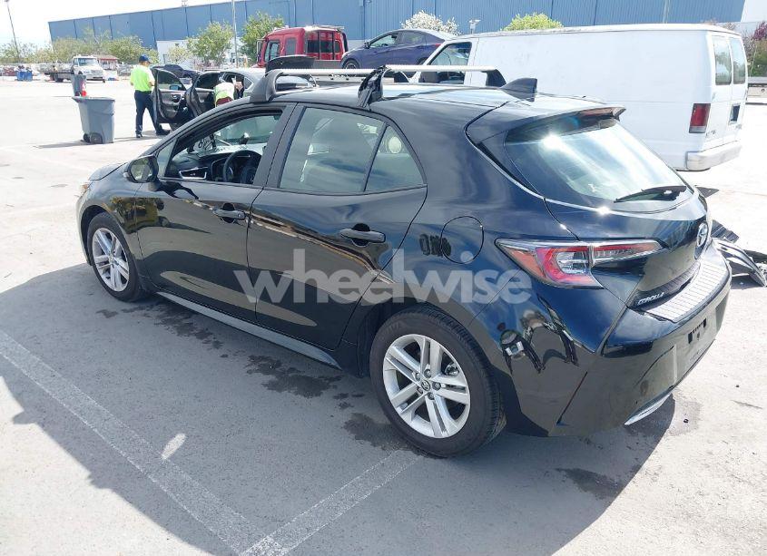 Photo 3 of 2021 Toyota Corolla SE (VIN JTND4MBE2M3127922)