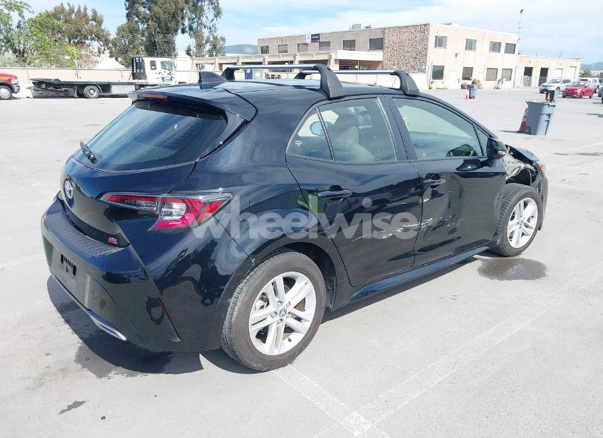 Photo 4 of 2021 Toyota Corolla SE (VIN JTND4MBE2M3127922)