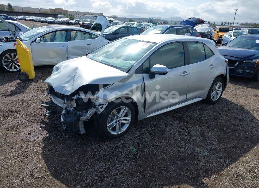 Photo 2 of 2021 Toyota Corolla SE (VIN JTND4MBE3M3132417)